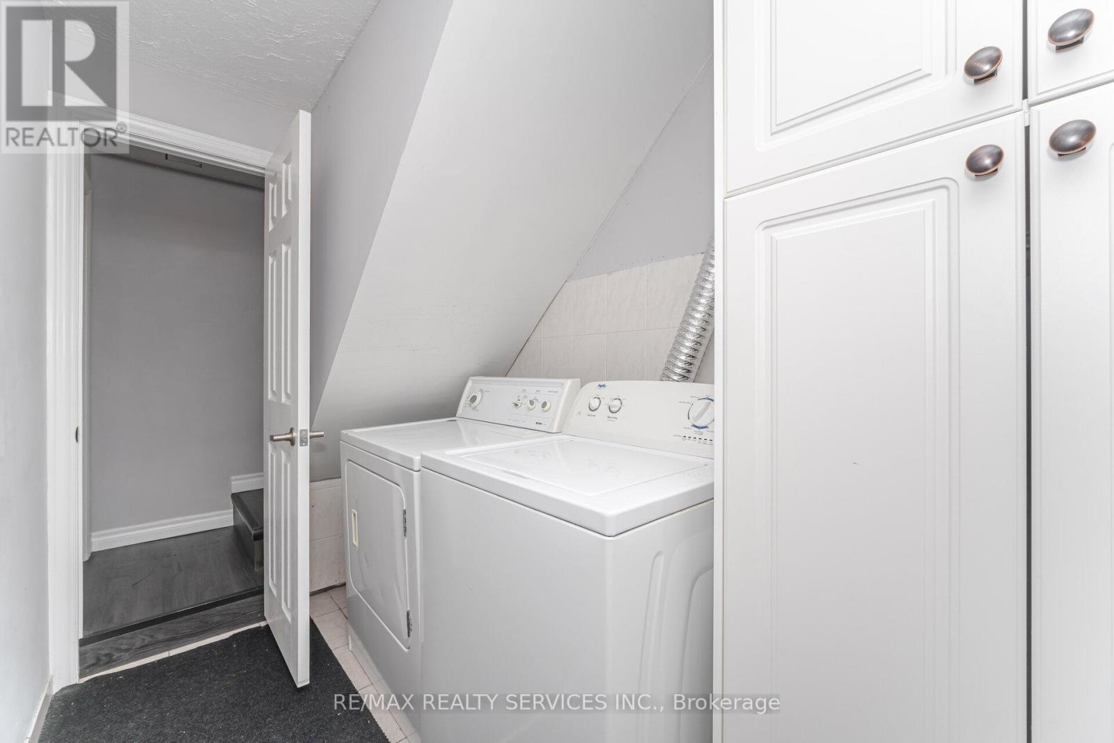 (Lower Level) - 21 Beverley Street, Waterloo, ON - Indoor Photo Showing Laundry Room
