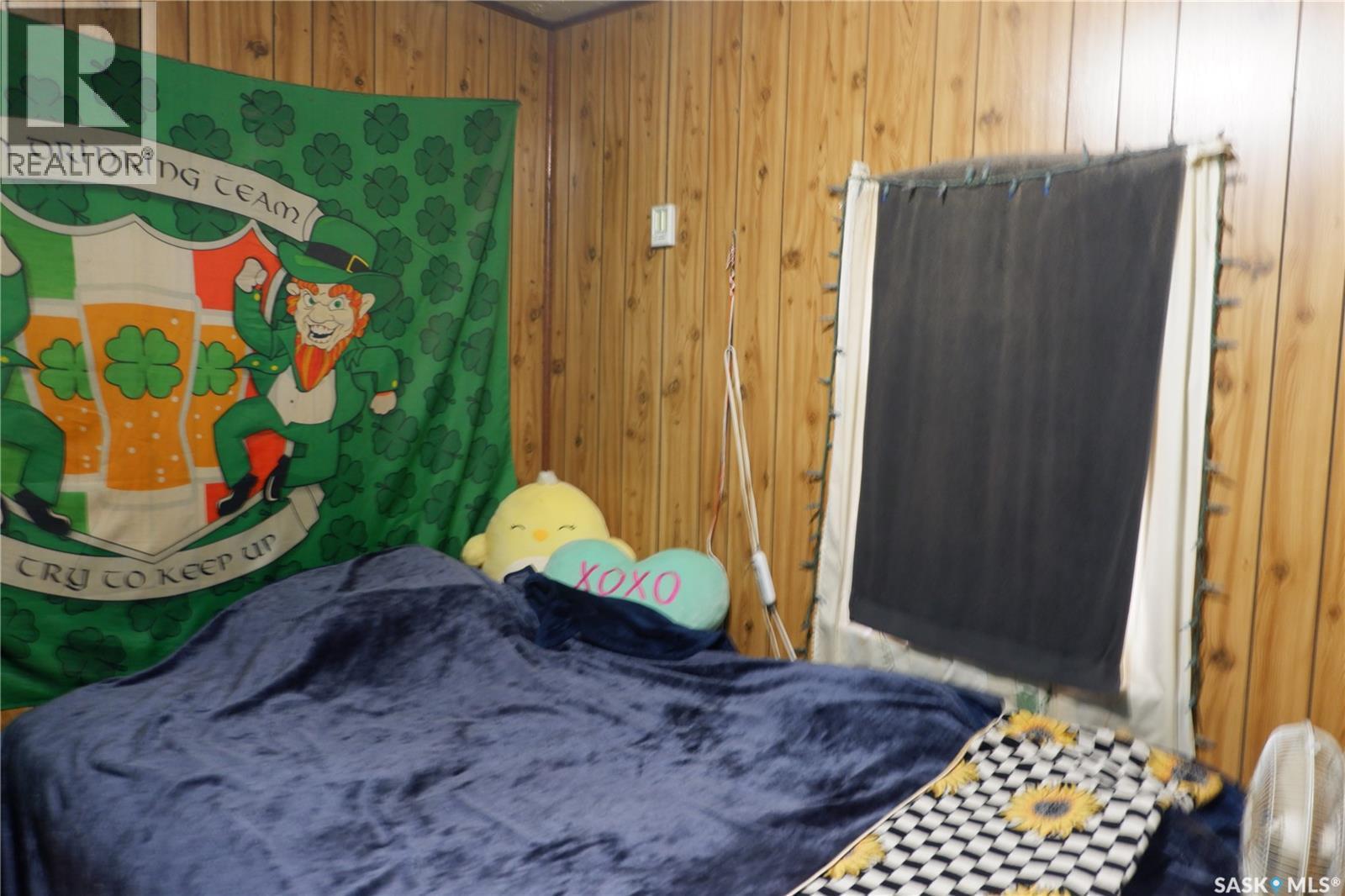 221 7Th Avenue W, Assiniboia, SK - Indoor Photo Showing Bedroom