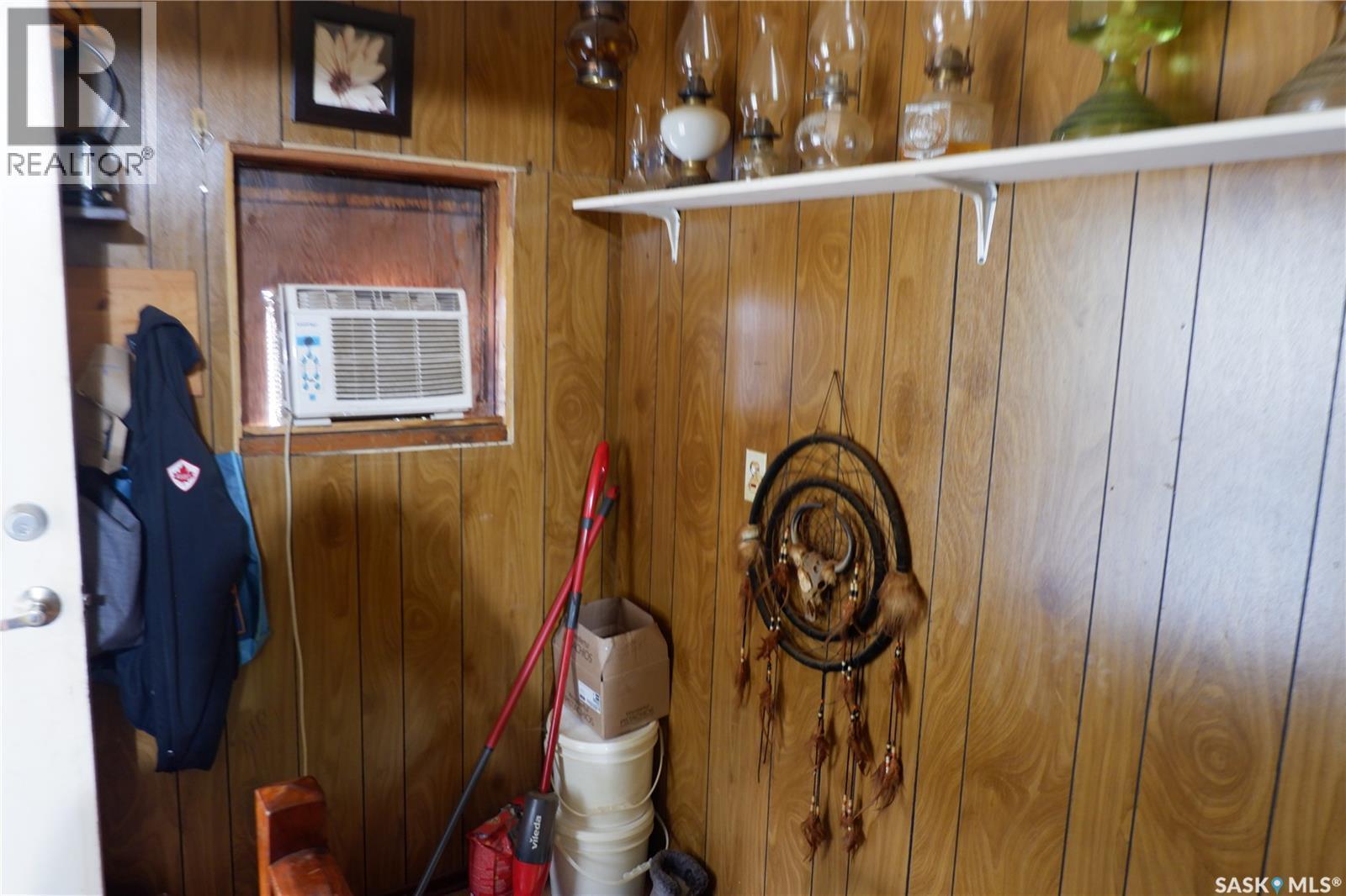 221 7Th Avenue W, Assiniboia, SK - Indoor Photo Showing Other Room