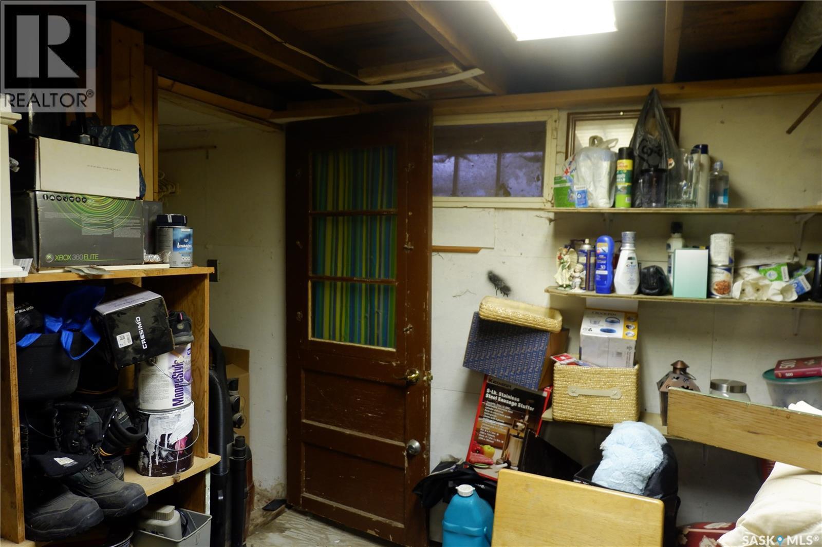 221 7Th Avenue W, Assiniboia, SK - Indoor Photo Showing Other Room