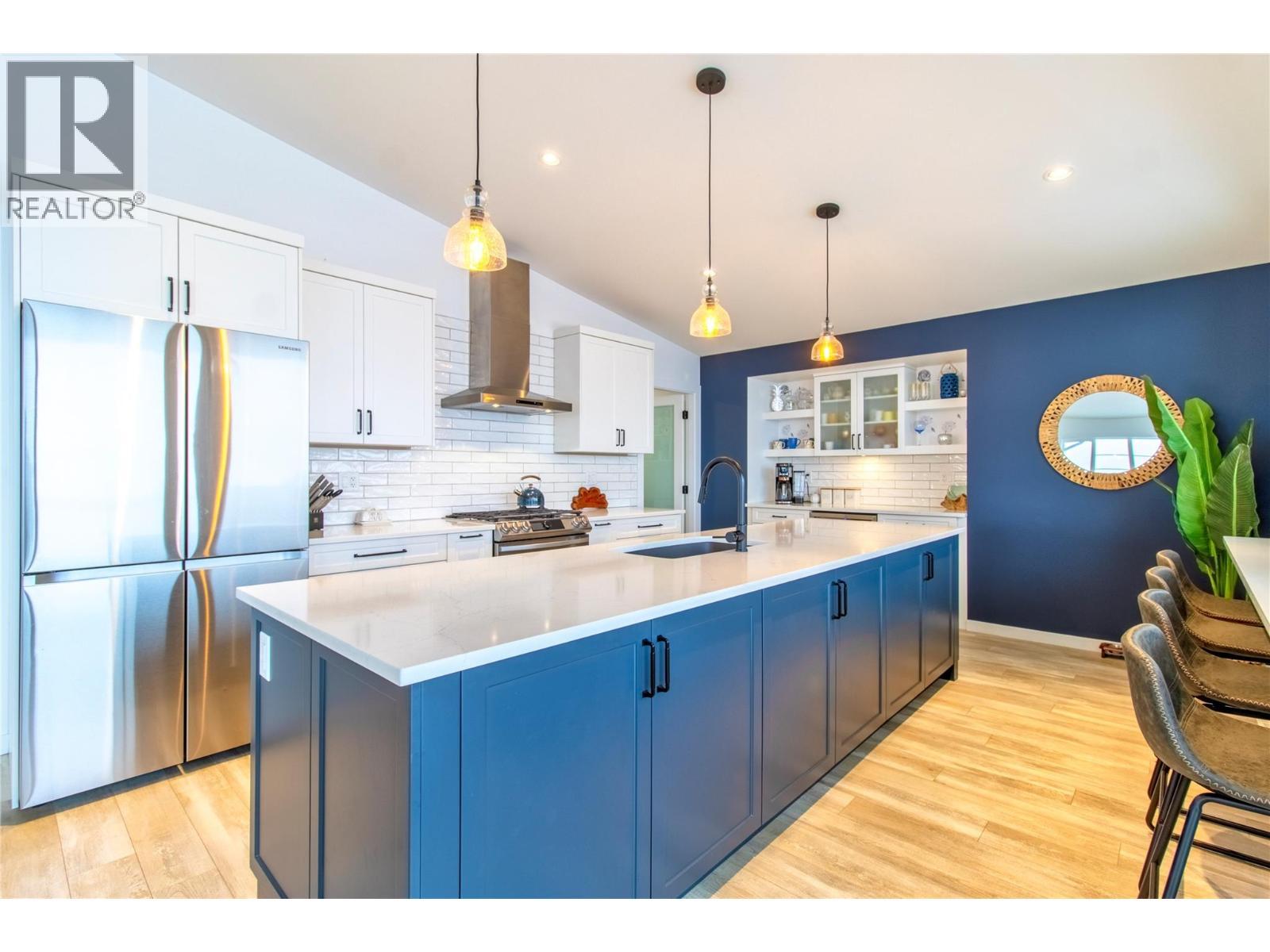 2521 Panoramic Way, Blind Bay, BC - Indoor Photo Showing Kitchen With Upgraded Kitchen