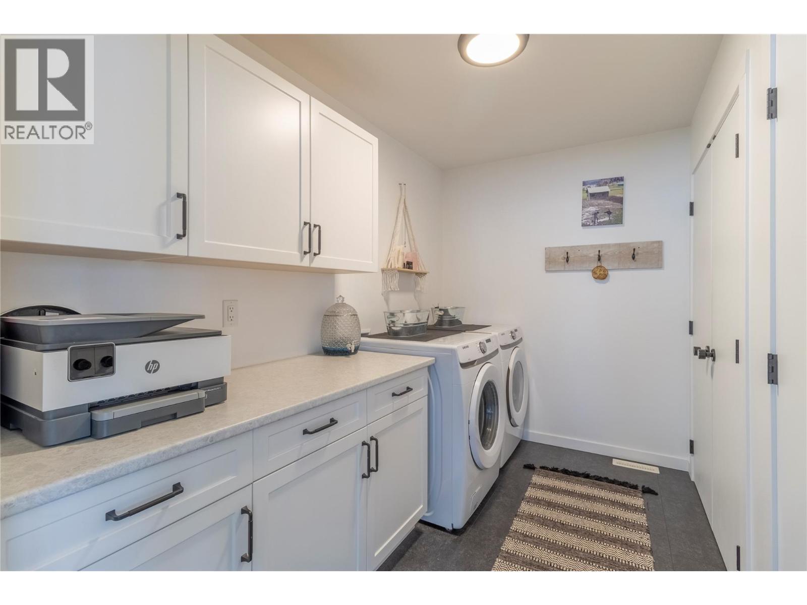 2521 Panoramic Way, Blind Bay, BC - Indoor Photo Showing Laundry Room