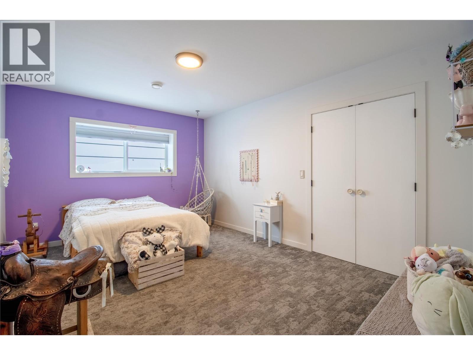 2521 Panoramic Way, Blind Bay, BC - Indoor Photo Showing Bedroom