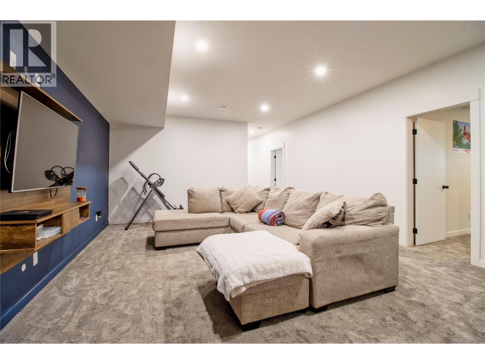 2521 Panoramic Way, Blind Bay, BC - Indoor