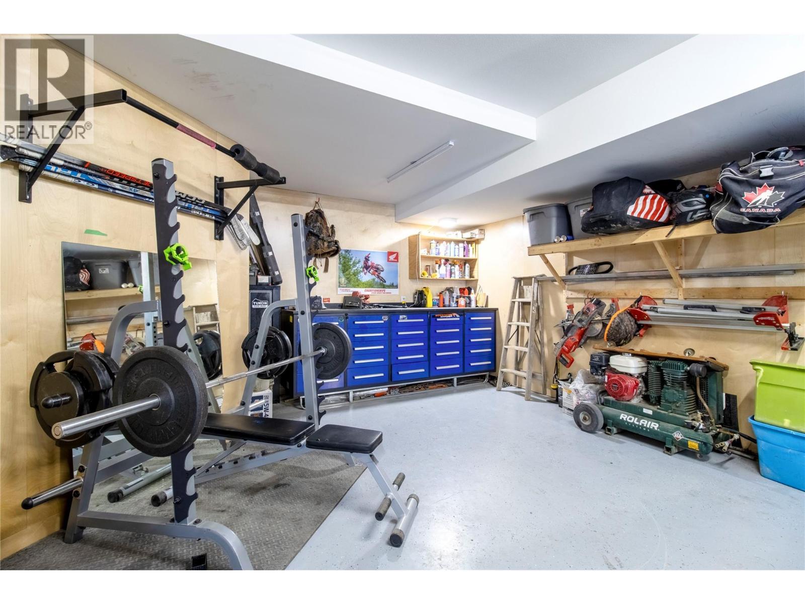 2521 Panoramic Way, Blind Bay, BC - Indoor