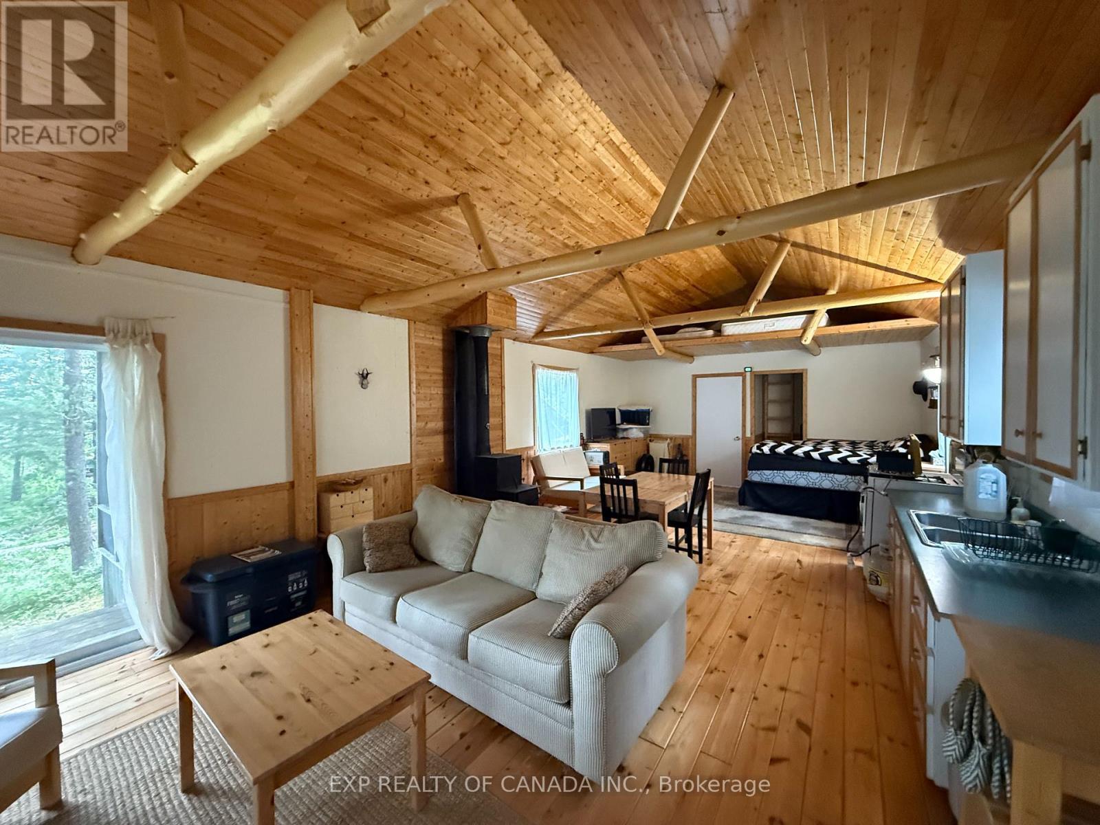 Pcl 17142 - 17143 Lt 13 Concession 6, Black River-Matheson (Matheson Unorganized), ON - Indoor Photo Showing Living Room