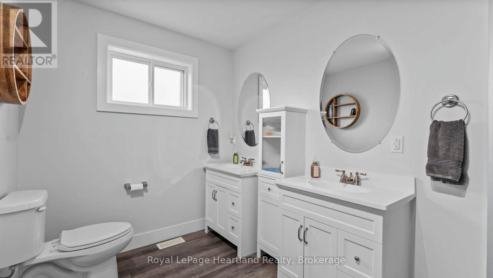 422 Willoughby Street, Huron-Kinloss (Lucknow), ON - Indoor Photo Showing Bathroom