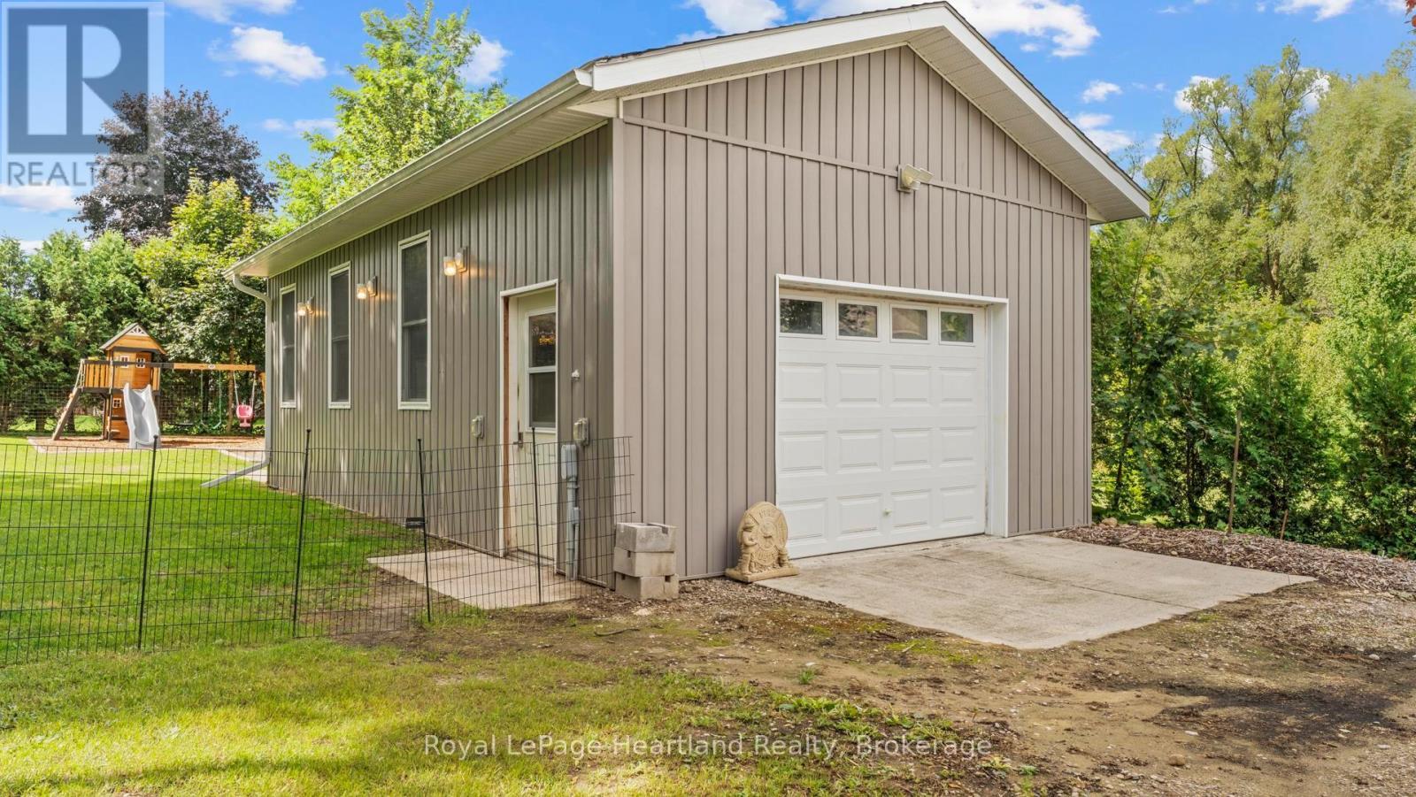 422 Willoughby Street, Huron-Kinloss (Lucknow), ON - Outdoor With Exterior