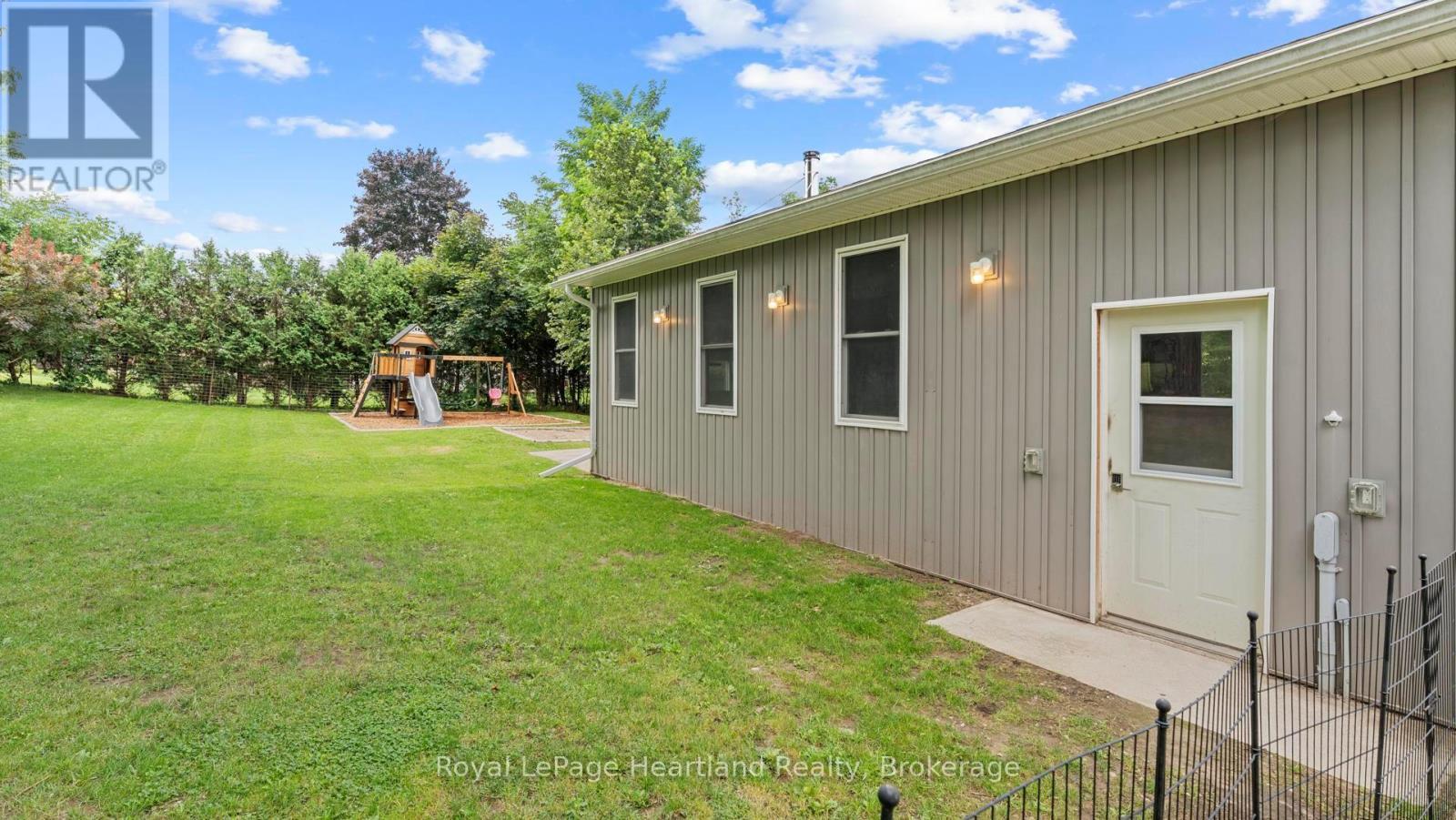 422 Willoughby Street, Huron-Kinloss (Lucknow), ON - Outdoor