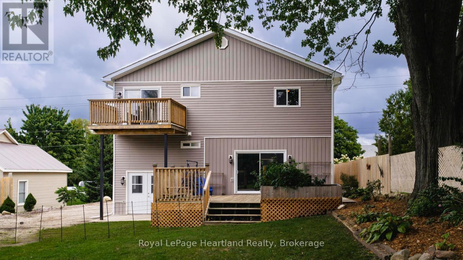 422 Willoughby Street, Huron-Kinloss (Lucknow), ON - Outdoor With Deck Patio Veranda With Exterior
