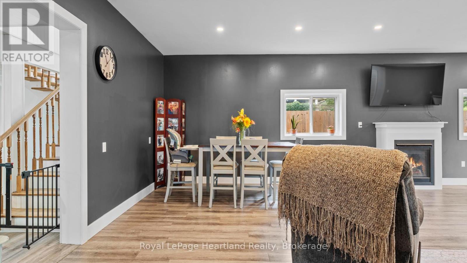 422 Willoughby Street, Huron-Kinloss (Lucknow), ON - Indoor Photo Showing Dining Room