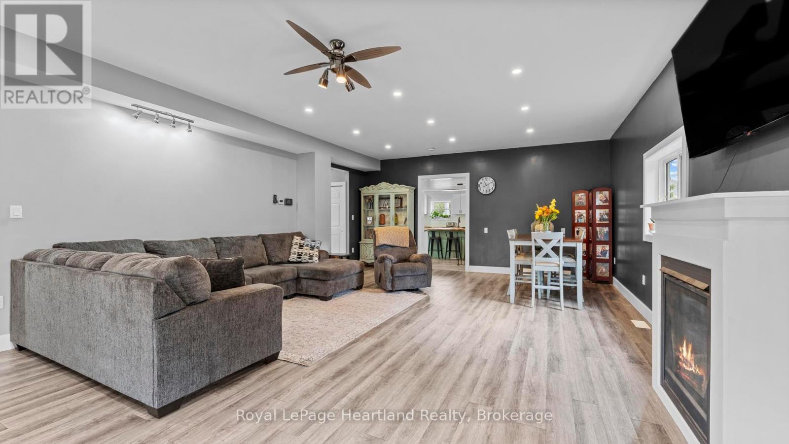 422 Willoughby Street, Huron-Kinloss (Lucknow), ON - Indoor Photo Showing Living Room With Fireplace
