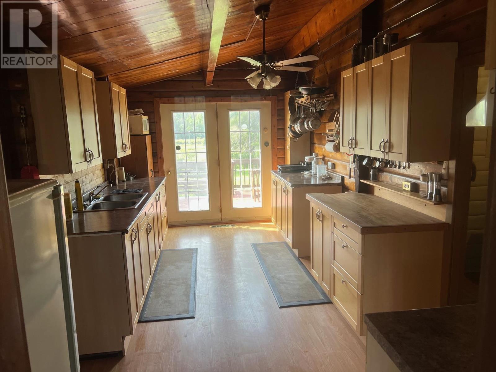 4576 Highway 17, Spragge, ON - Indoor Photo Showing Kitchen With Double Sink