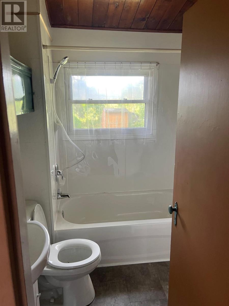 4576 Highway 17, Spragge, ON - Indoor Photo Showing Bathroom