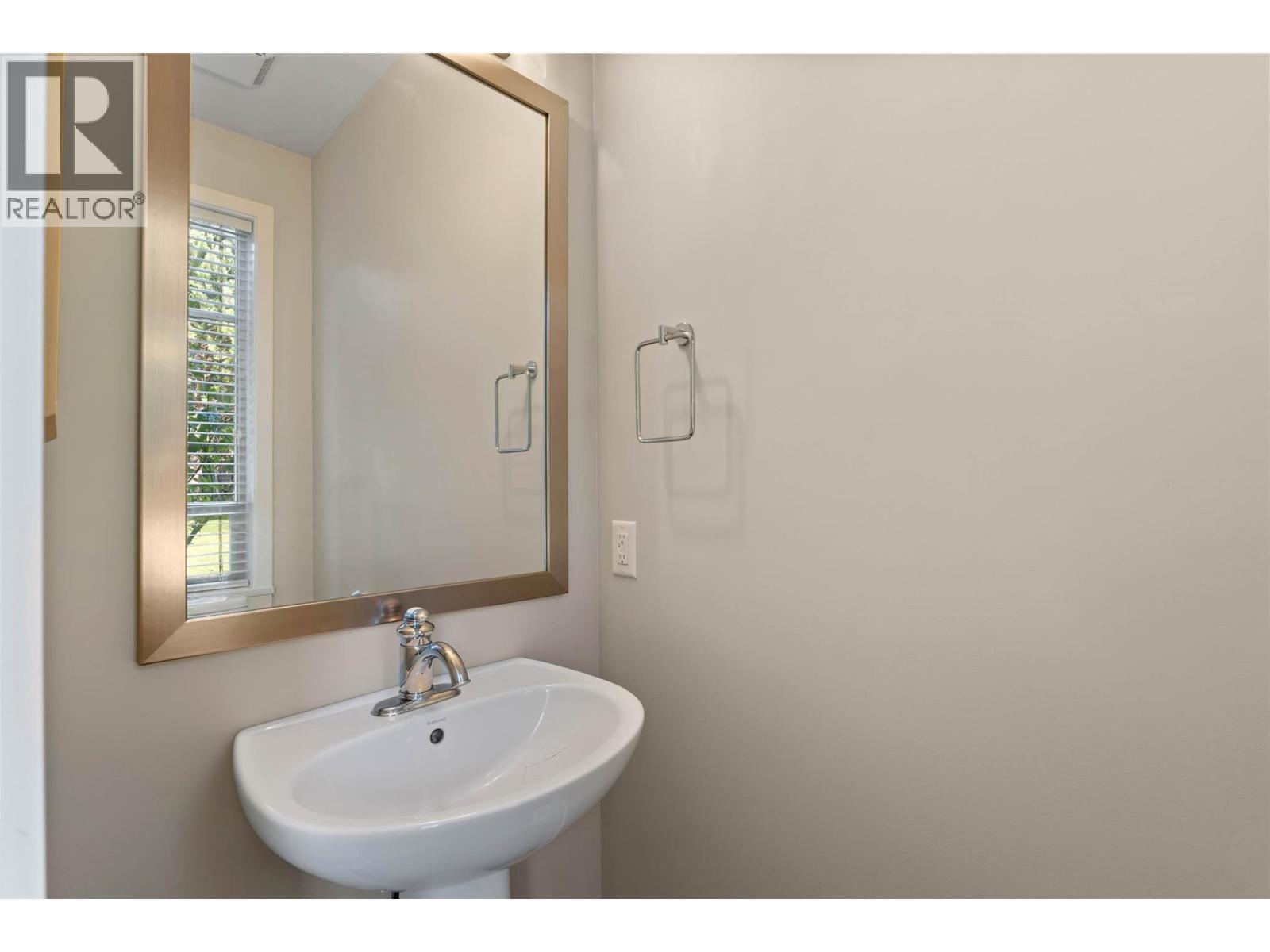 175 Holloway Drive Unit# 49, Kamloops, BC - Indoor Photo Showing Bathroom