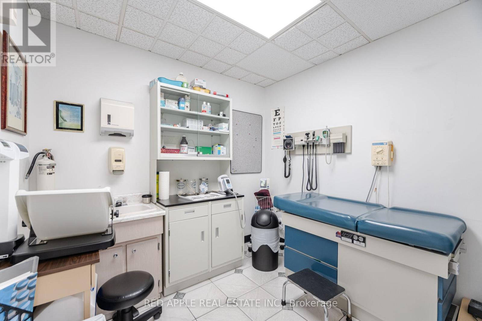 799 Bloor Street W, Toronto, ON