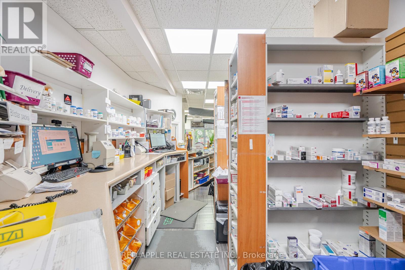 799 Bloor Street W, Toronto, ON