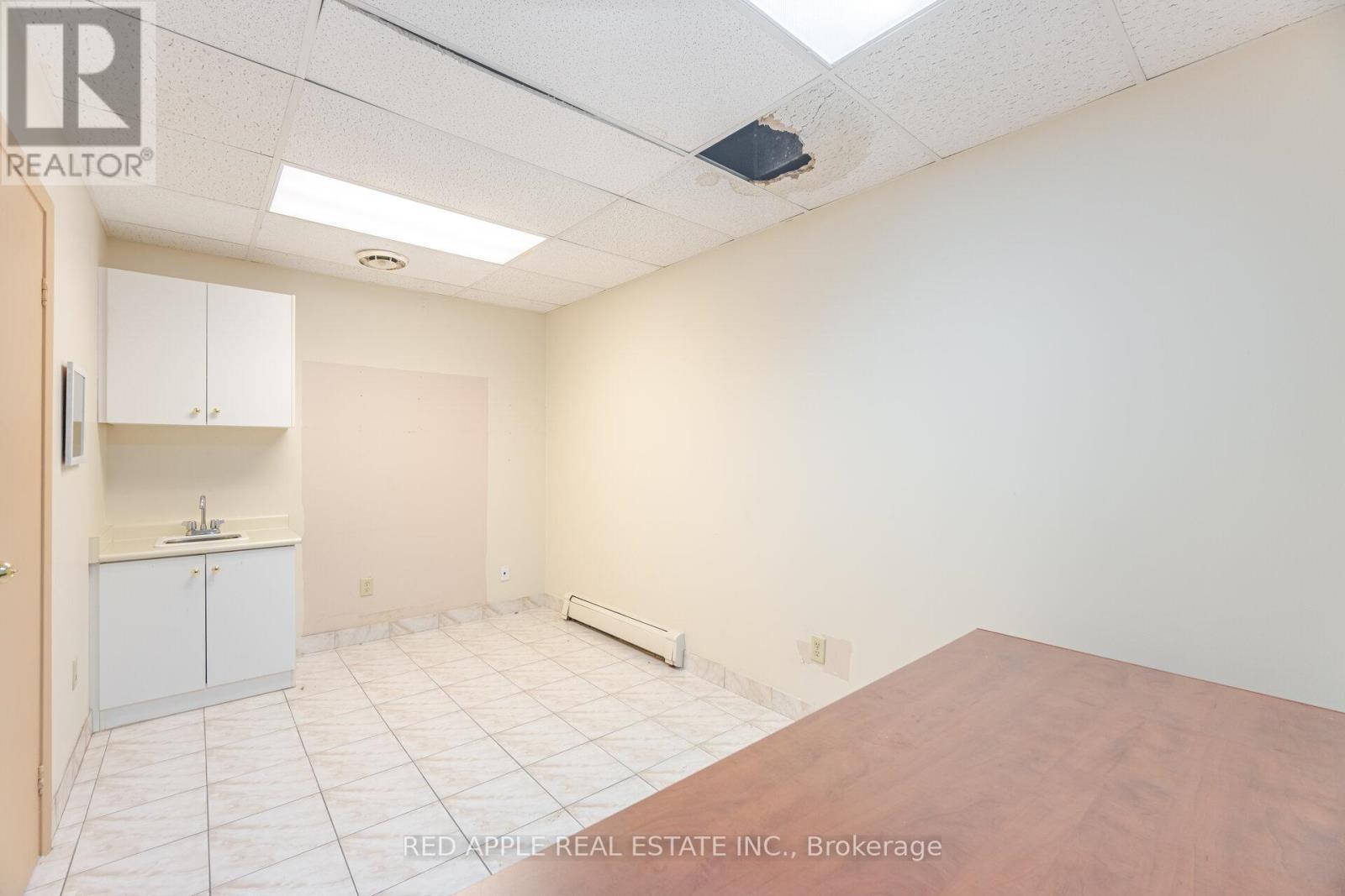 799 Bloor Street W, Toronto, ON