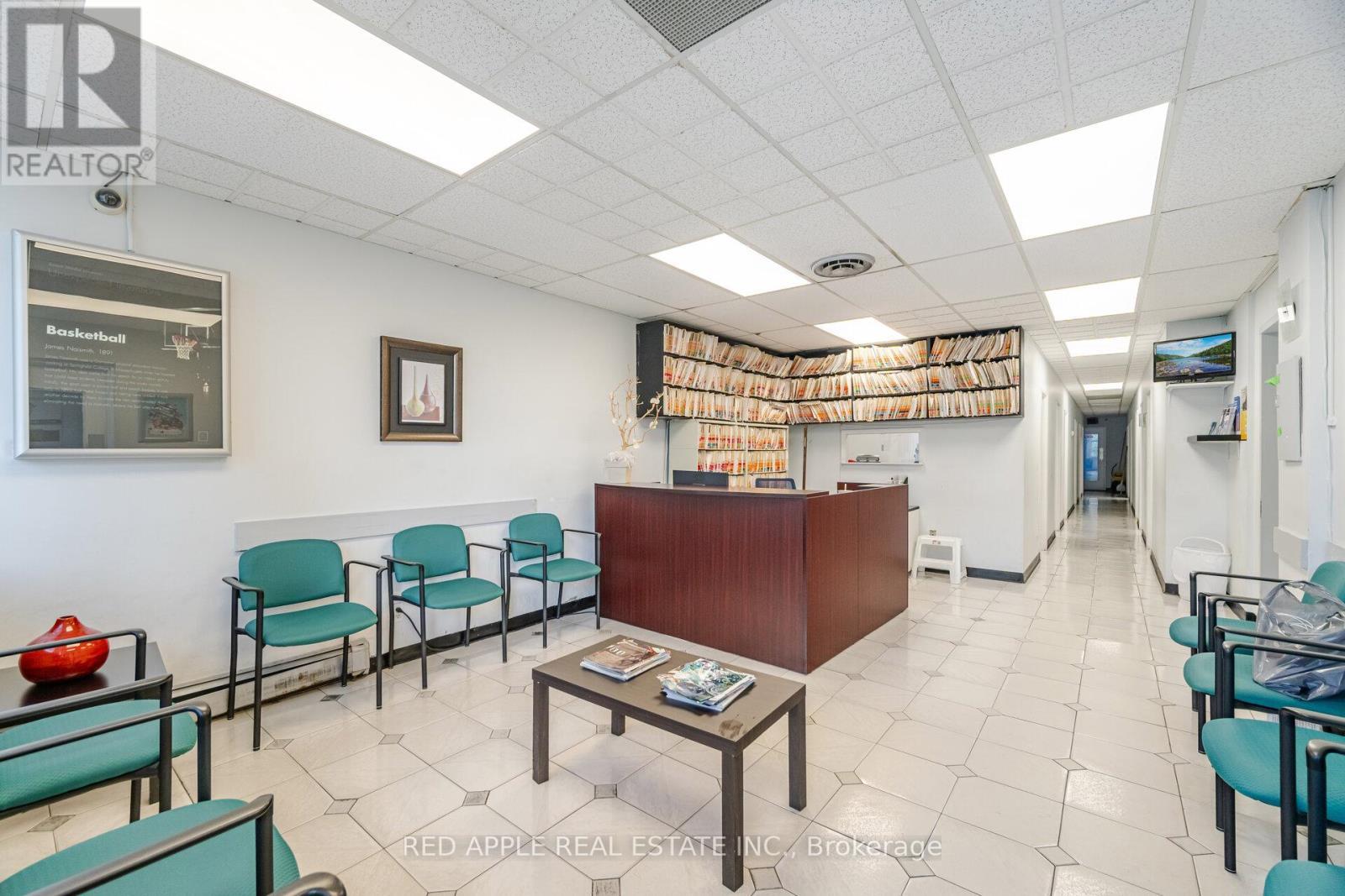 799 Bloor Street W, Toronto, ON