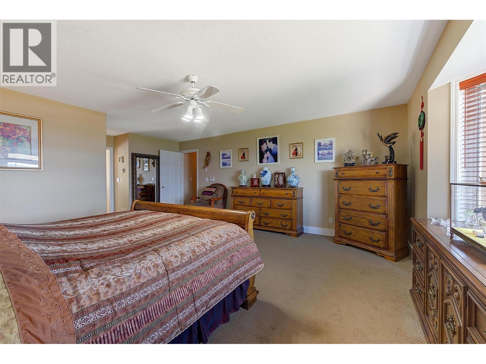 343 Stellar Drive, Kelowna, BC - Indoor Photo Showing Bedroom