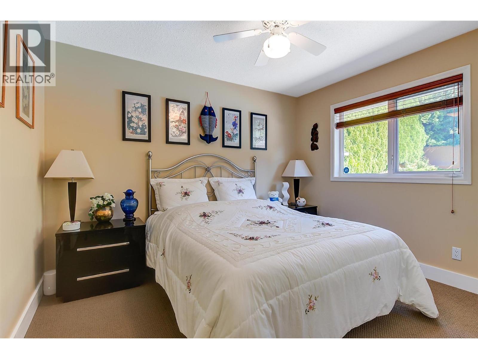 343 Stellar Drive, Kelowna, BC - Indoor Photo Showing Bedroom