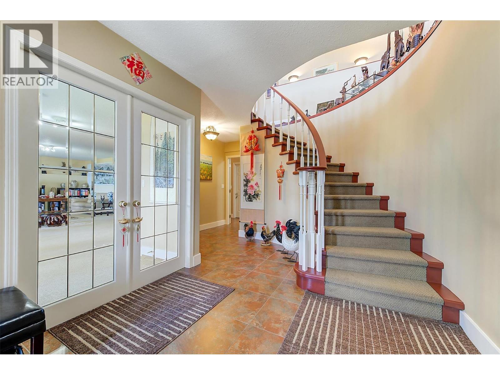 343 Stellar Drive, Kelowna, BC - Indoor Photo Showing Other Room