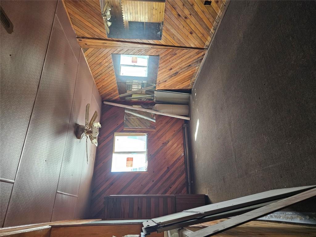 5851 Highway 33E Highway, Beaverdell, BC - Indoor Photo Showing Other Room