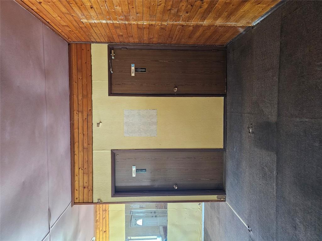 5851 Highway 33E Highway, Beaverdell, BC - Indoor Photo Showing Other Room