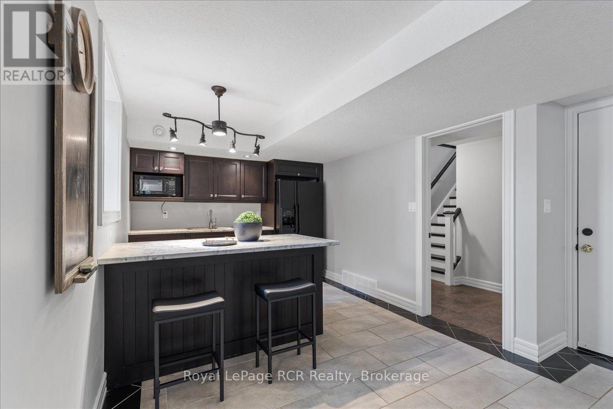 7572 Sideroad 3 E, Wellington North, ON - Indoor Photo Showing Kitchen
