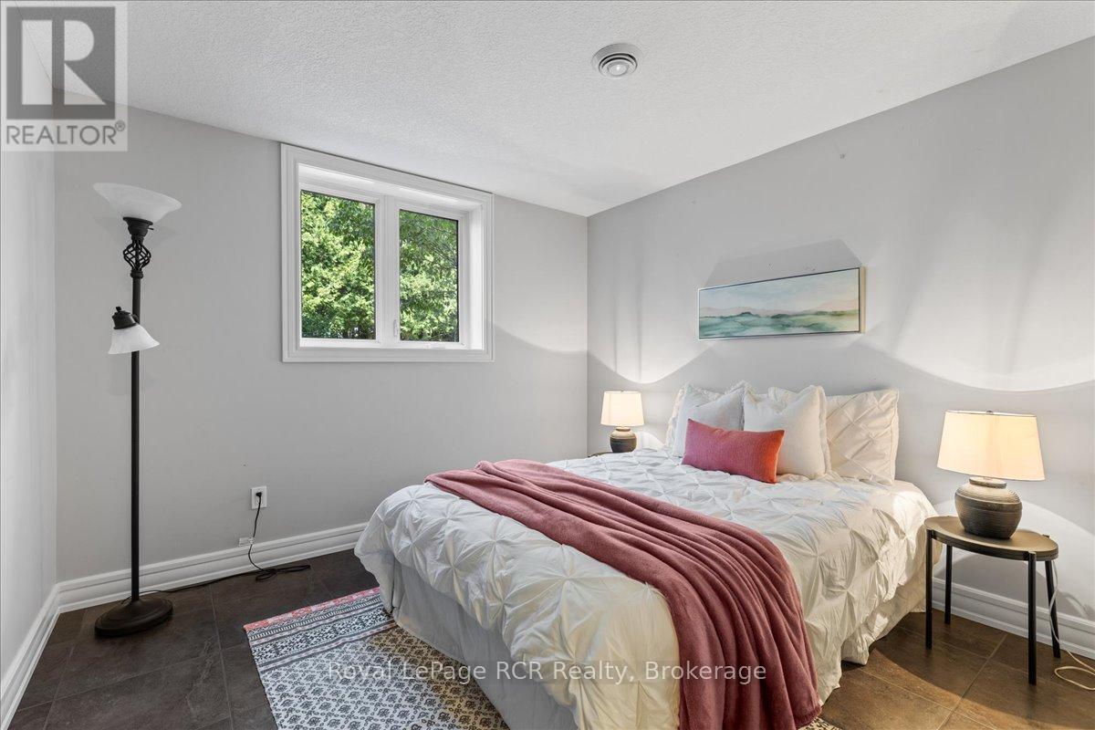 7572 Sideroad 3 E, Wellington North, ON - Indoor Photo Showing Bedroom