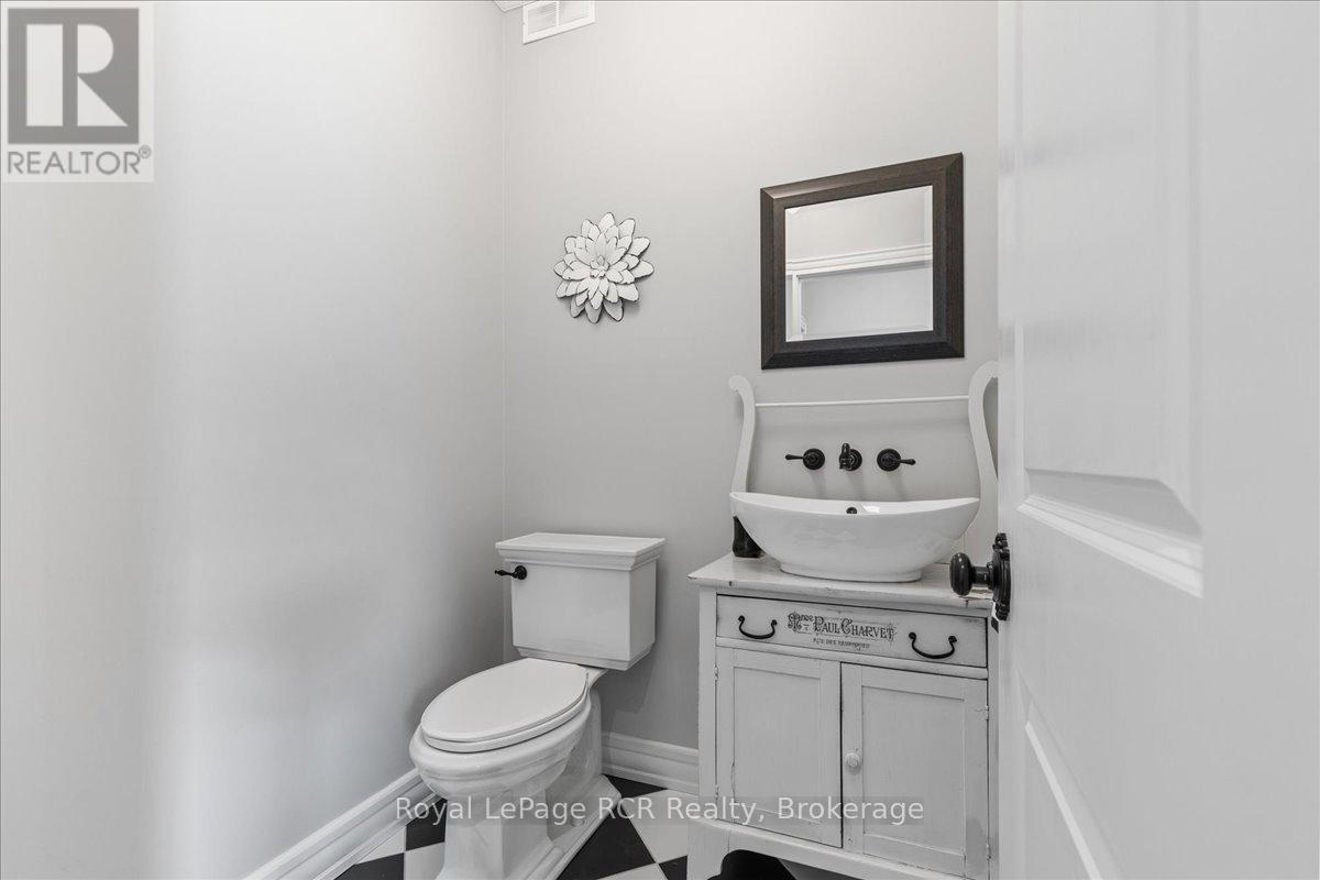 7572 Sideroad 3 E, Wellington North, ON - Indoor Photo Showing Bathroom