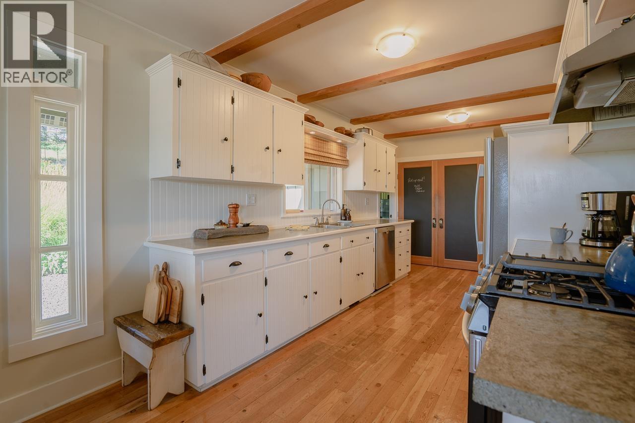 5058 Block Drive, 108 Mile Ranch, BC - Indoor