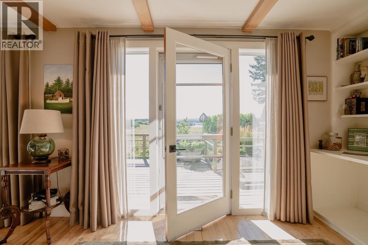 5058 Block Drive, 108 Mile Ranch, BC - Indoor Photo Showing Other Room