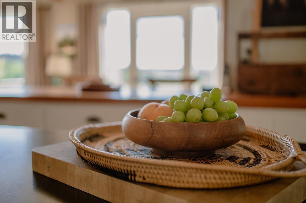 5058 Block Drive, 108 Mile Ranch, BC - Indoor Photo Showing Other Room