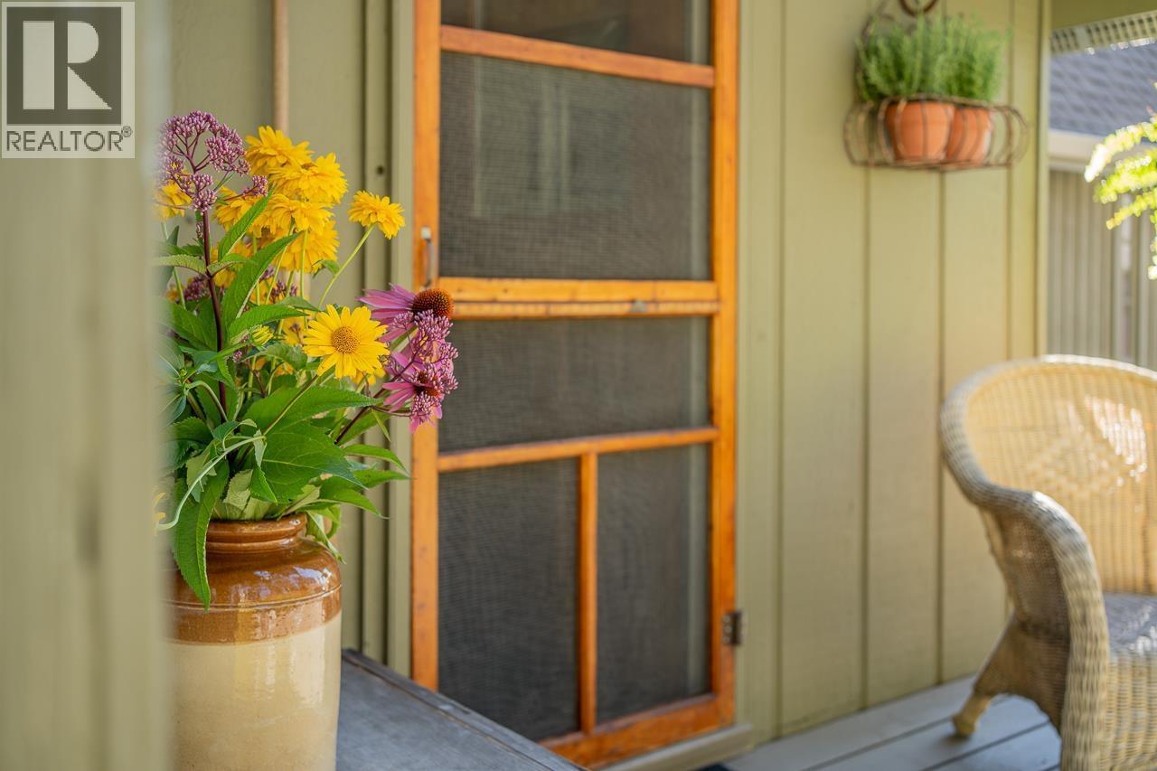 5058 Block Drive, 108 Mile Ranch, BC - With Exterior