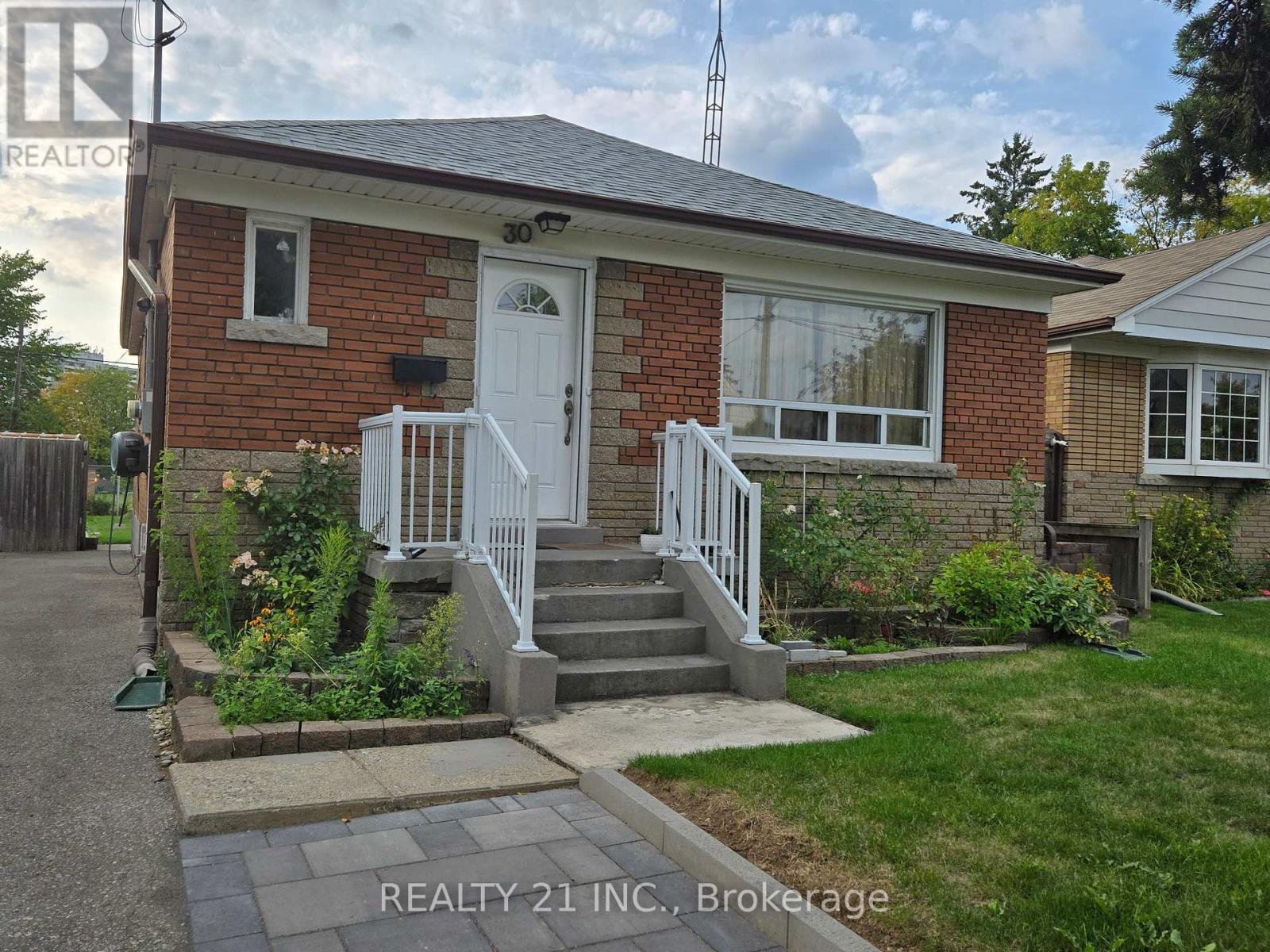30 Ordway Road, Toronto, ON - Outdoor