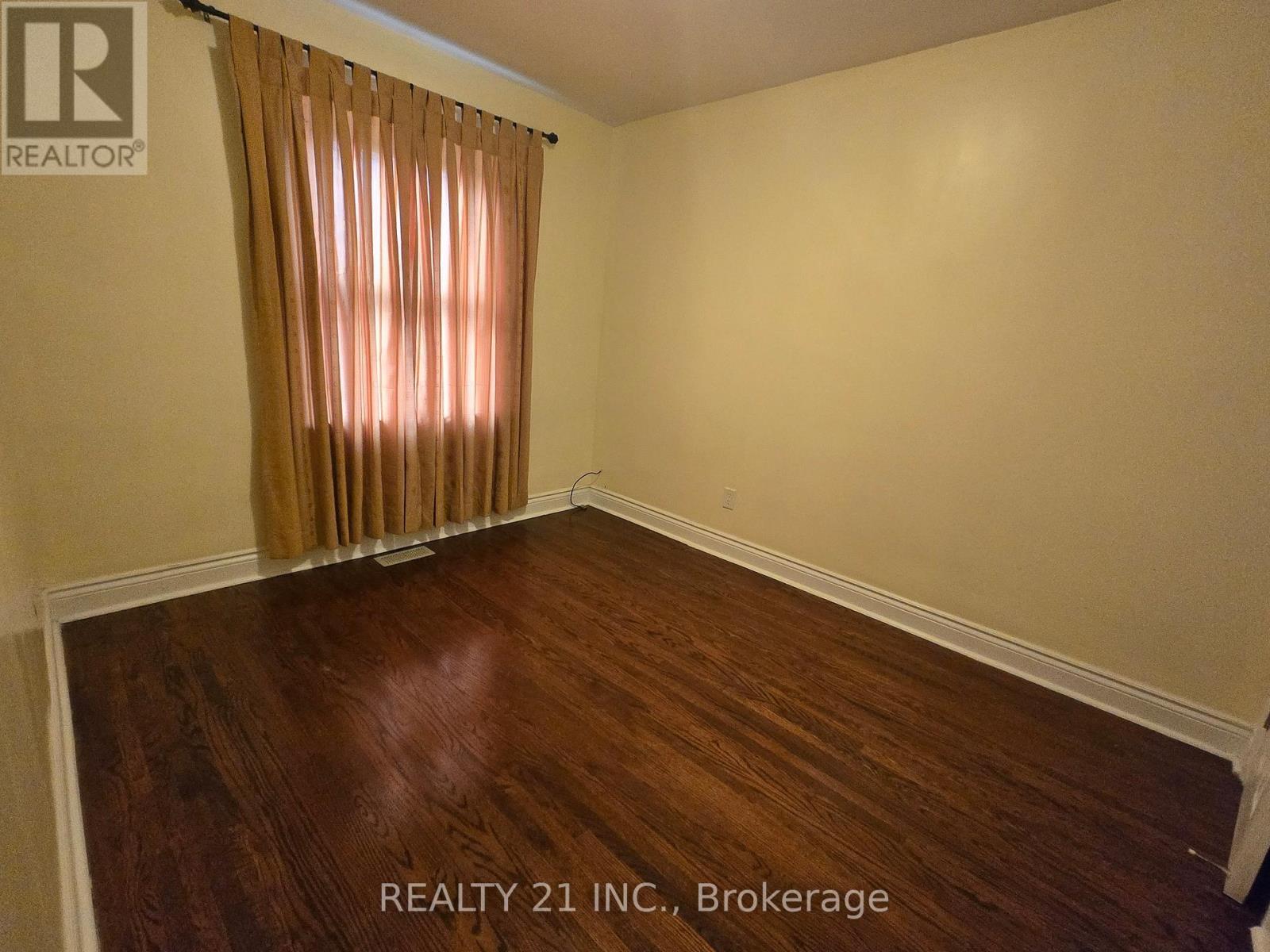 30 Ordway Road, Toronto, ON - Indoor Photo Showing Other Room
