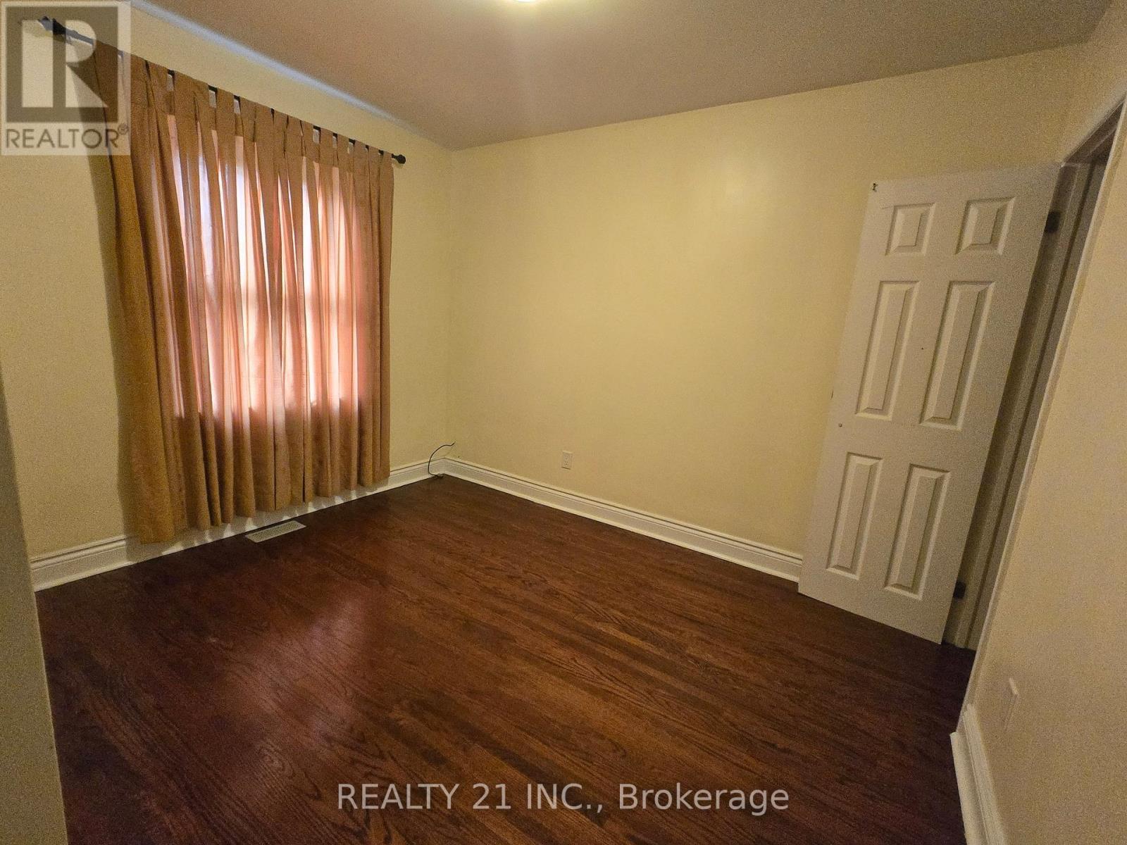 30 Ordway Road, Toronto, ON - Indoor Photo Showing Other Room
