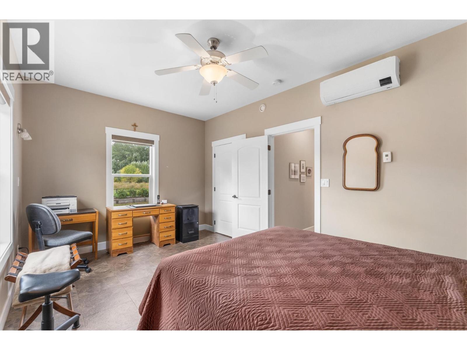 3550 Benvoulin Road, Kelowna, BC - Indoor Photo Showing Bedroom