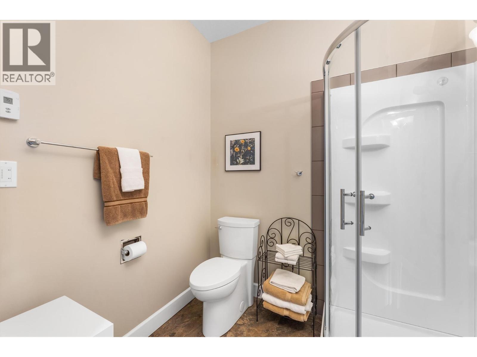 3550 Benvoulin Road, Kelowna, BC - Indoor Photo Showing Bathroom