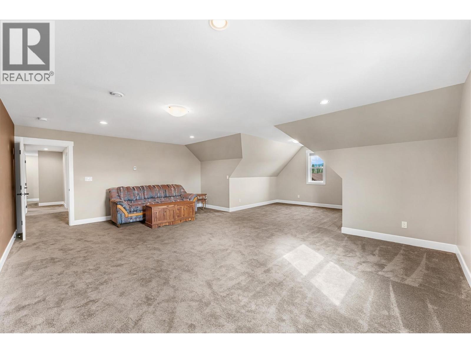 3550 Benvoulin Road, Kelowna, BC - Indoor Photo Showing Other Room