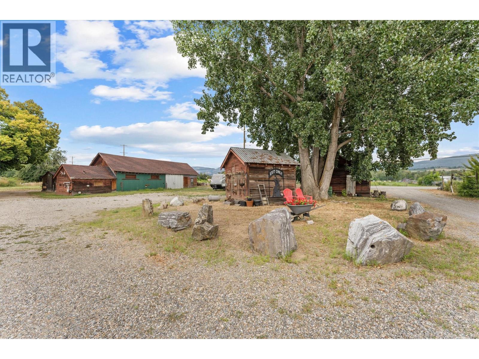 3550 Benvoulin Road, Kelowna, BC - Outdoor
