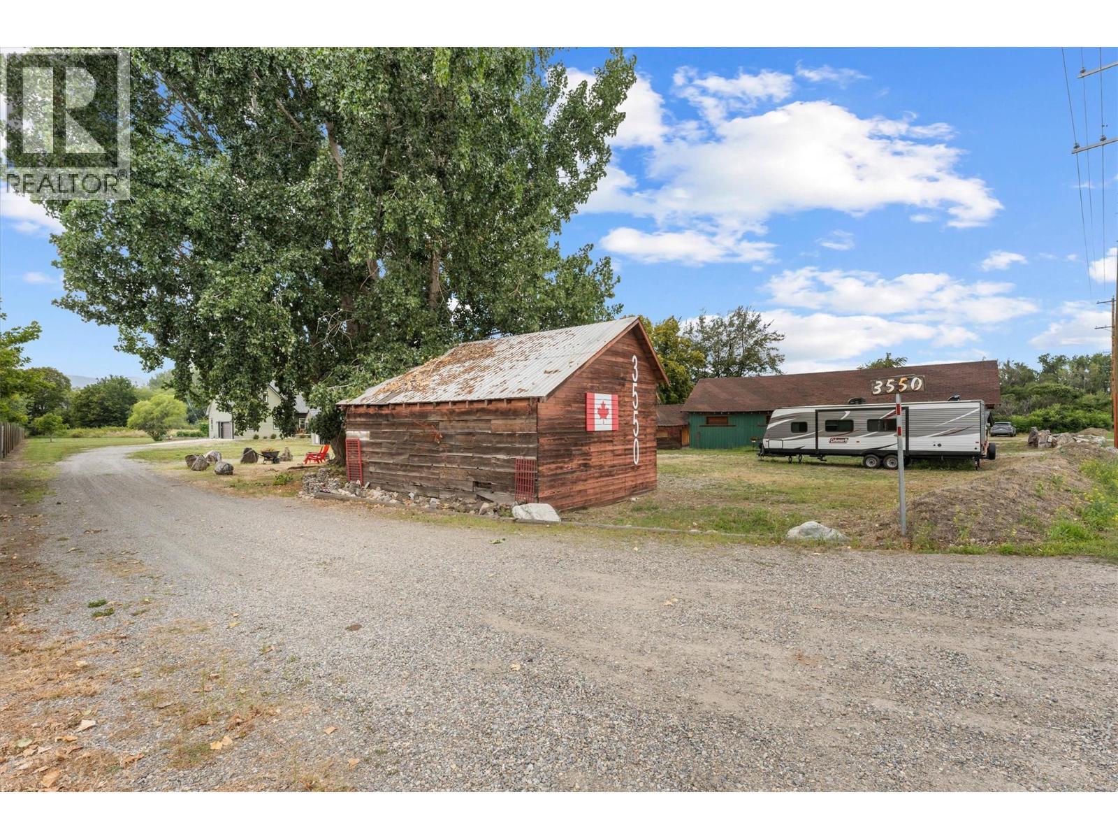 3550 Benvoulin Road, Kelowna, BC - Outdoor
