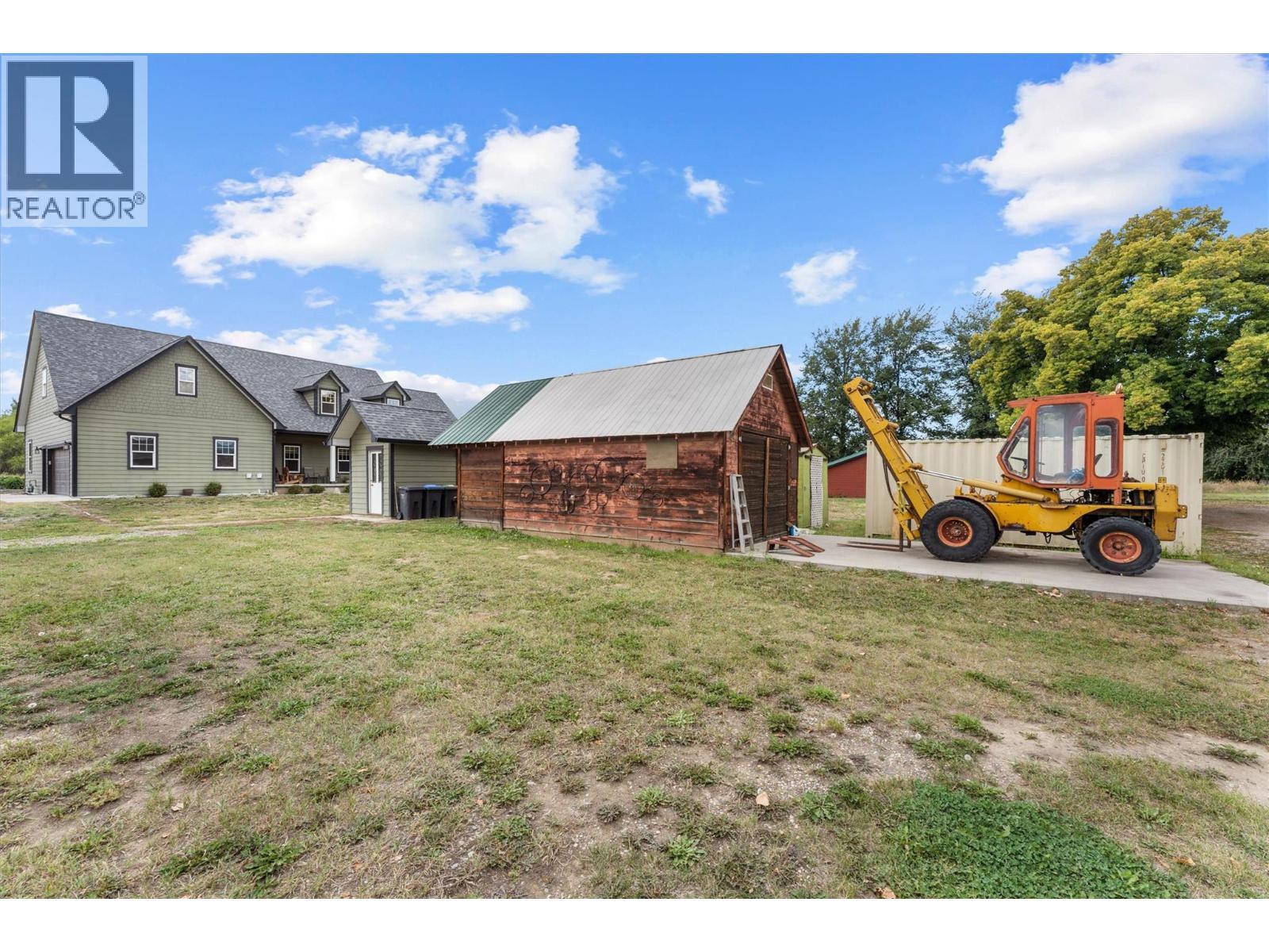 3550 Benvoulin Road, Kelowna, BC - Outdoor