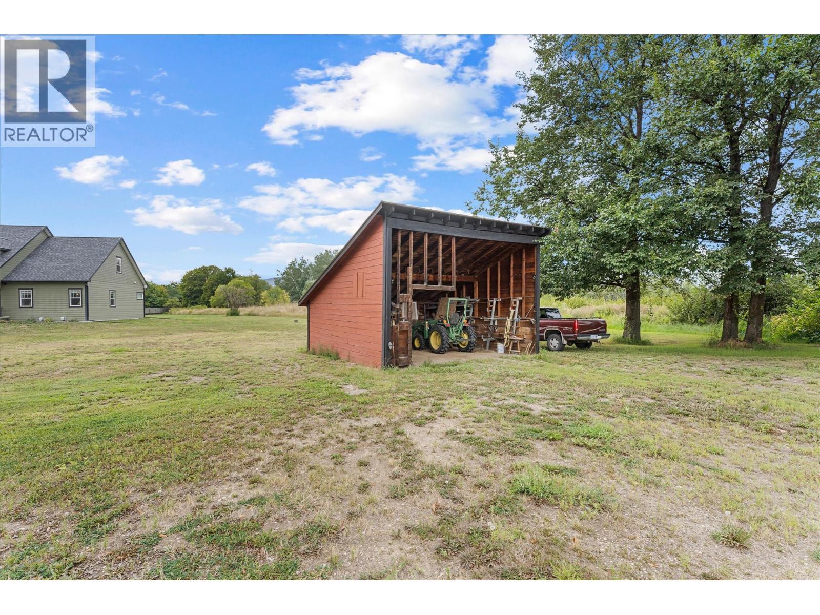 3550 Benvoulin Road, Kelowna, BC - Outdoor