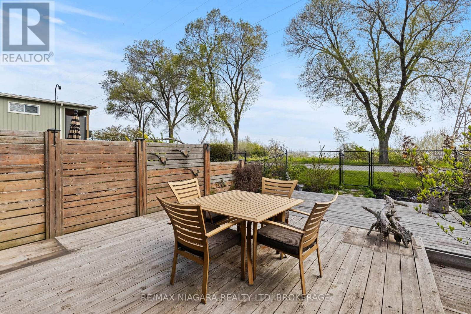 1069 Beach Boulevard, Hamilton (Hamilton Beach), ON - Outdoor With Deck Patio Veranda