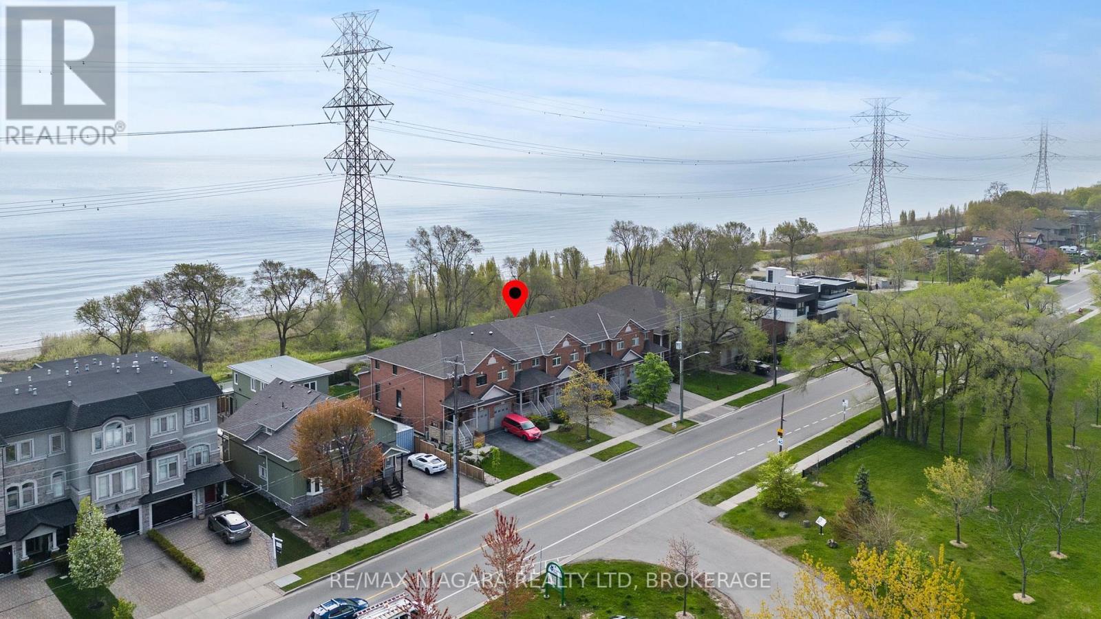 1069 Beach Boulevard, Hamilton (Hamilton Beach), ON - Outdoor With View