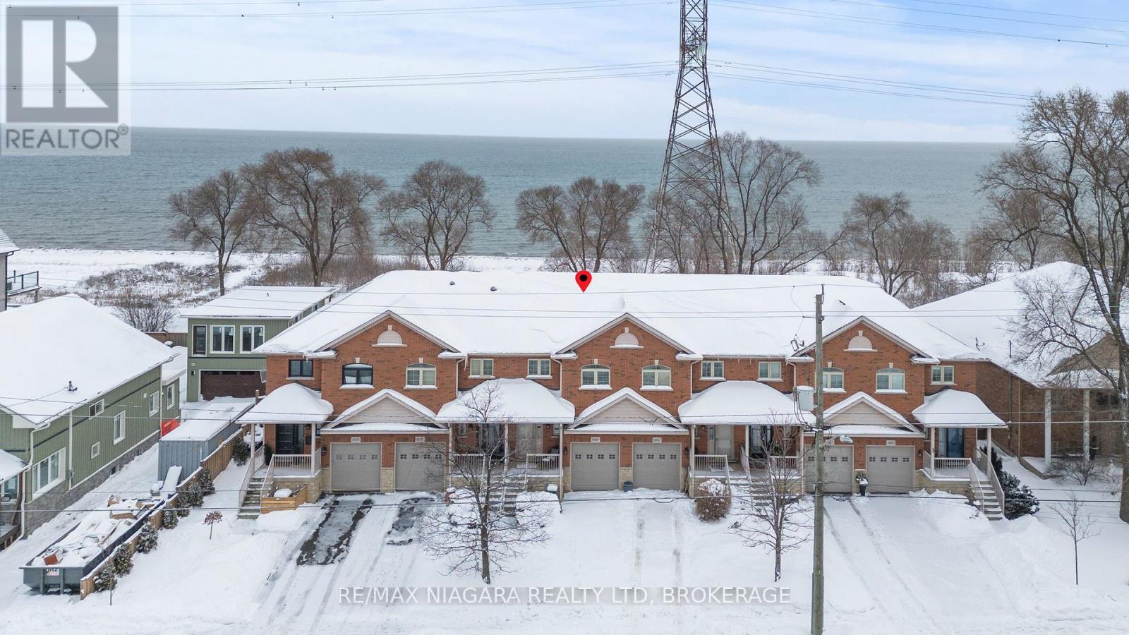 1069 Beach Boulevard, Hamilton (Hamilton Beach), ON - Outdoor With Facade