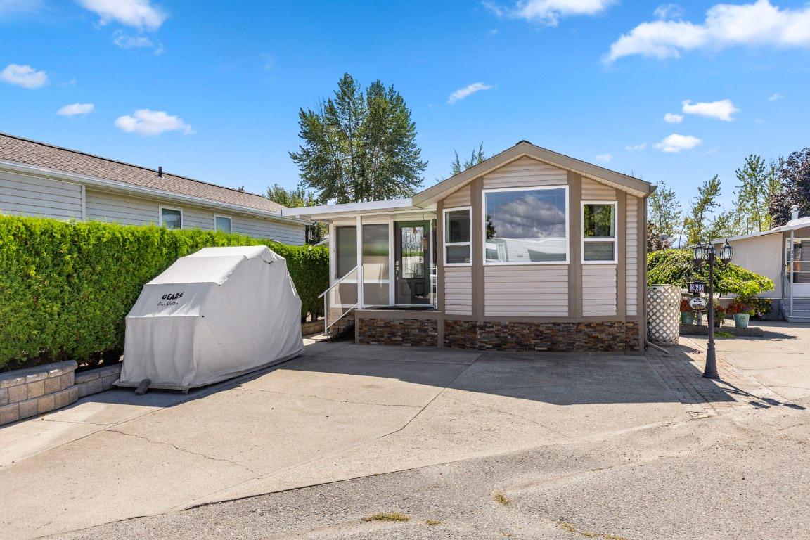 363-415 Commonwealth Road, Kelowna, BC