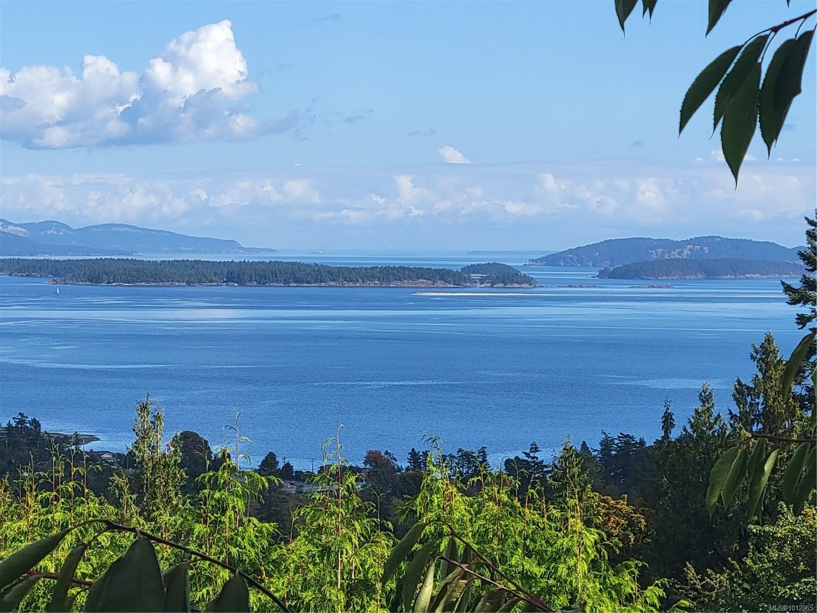 8870 Forest Park Dr, North Saanich, BC